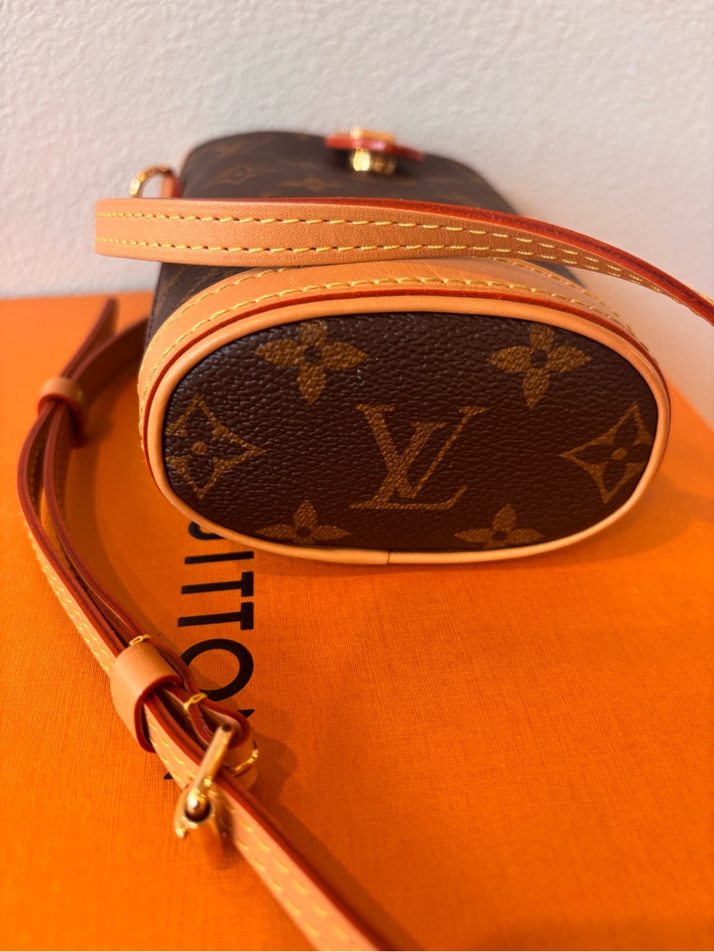 Louis Vuitton Monogram Mini Bucket Crossbody in Brown and Tan Vachetta - Picture 6 of 7